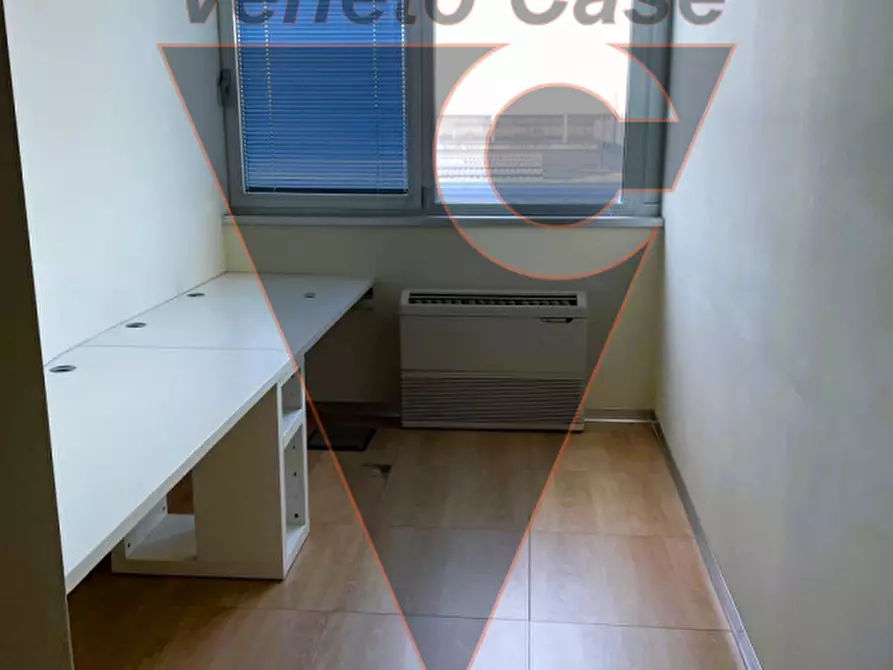 Immagine 8 di Ufficio in vendita  in Corso Stati Uniti a Padova