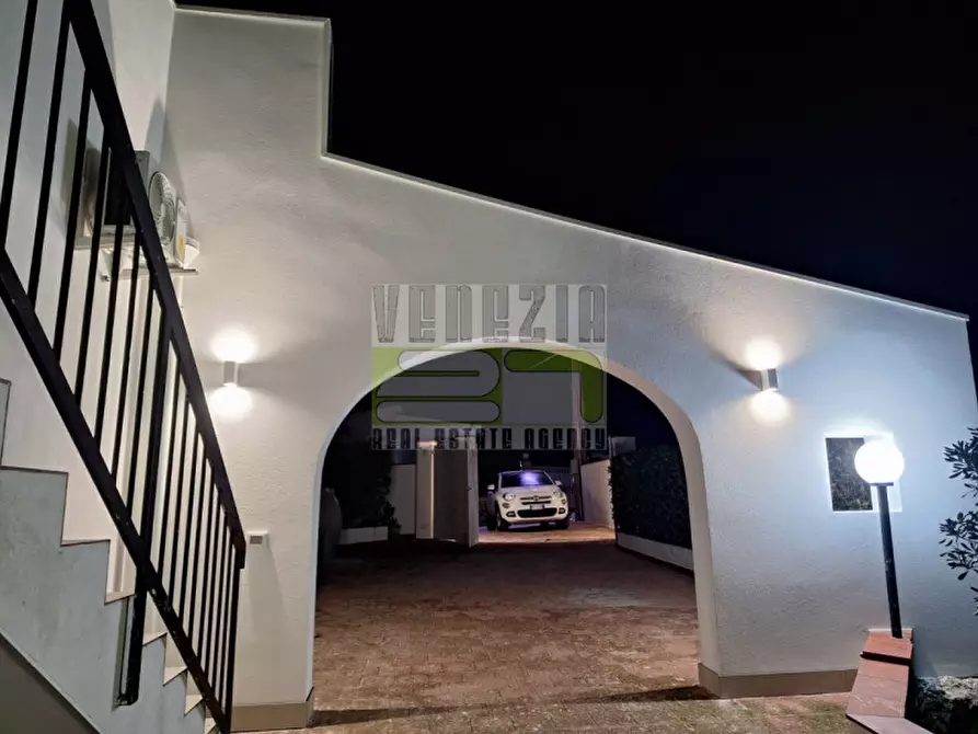 Immagine 31 di Villa in vendita  in Avola Antica a Avola