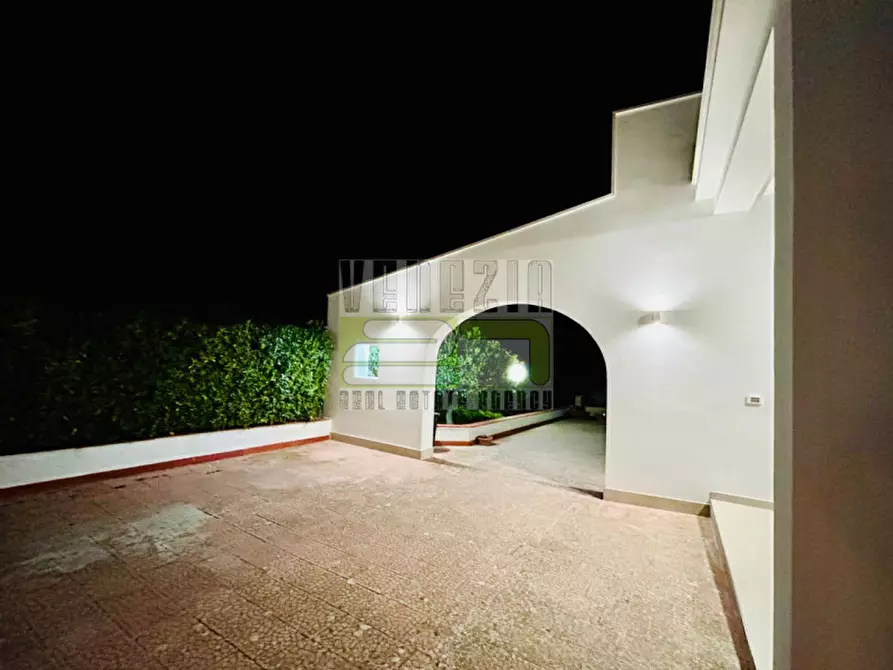 Immagine 32 di Villa in vendita  in Avola Antica a Avola