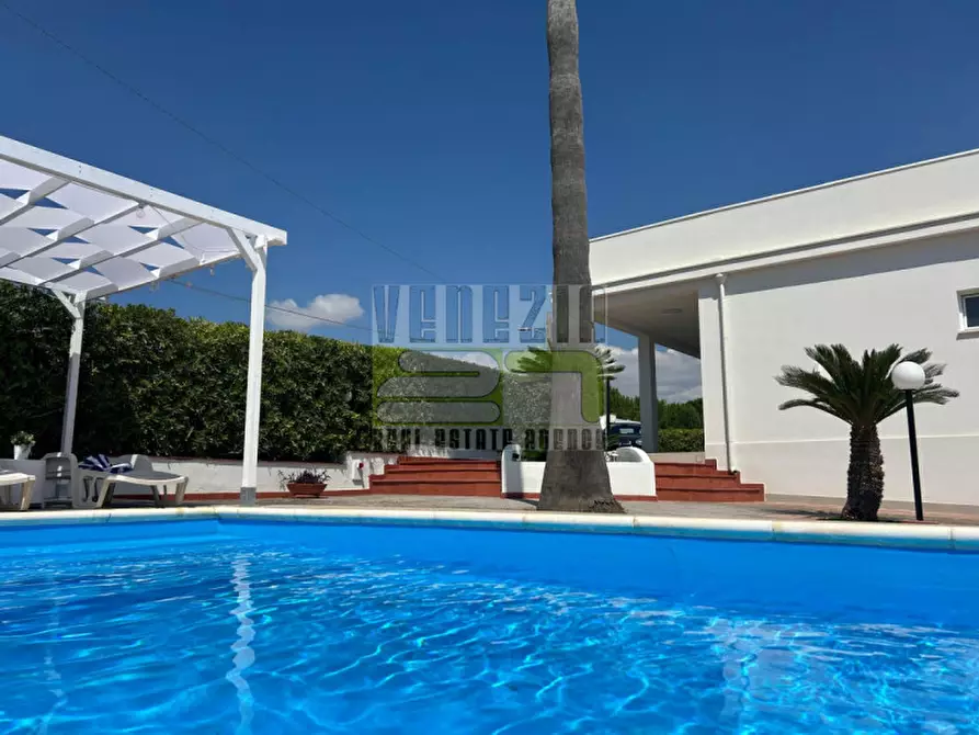 Immagine 42 di Villa in vendita  in Avola Antica a Avola