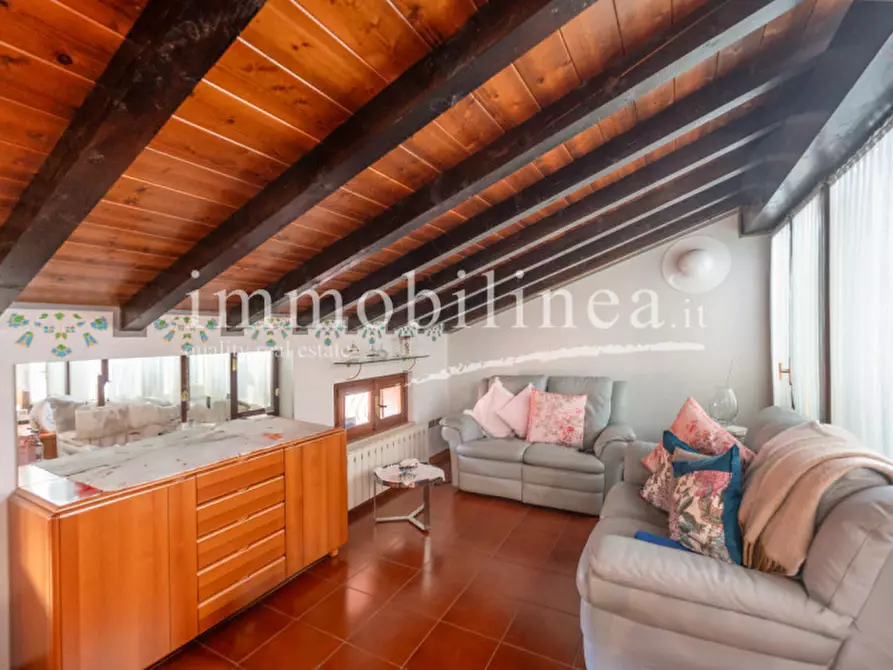 Immagine 15 di Appartamento in vendita  in Via calle 2 a Lazise