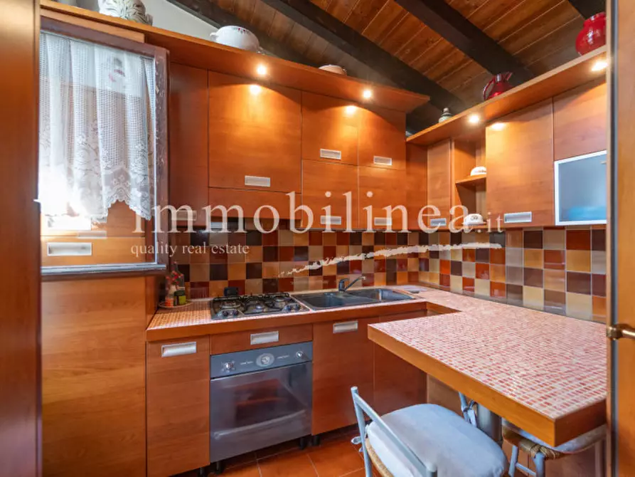 Immagine 17 di Appartamento in vendita  in Via calle 2 a Lazise