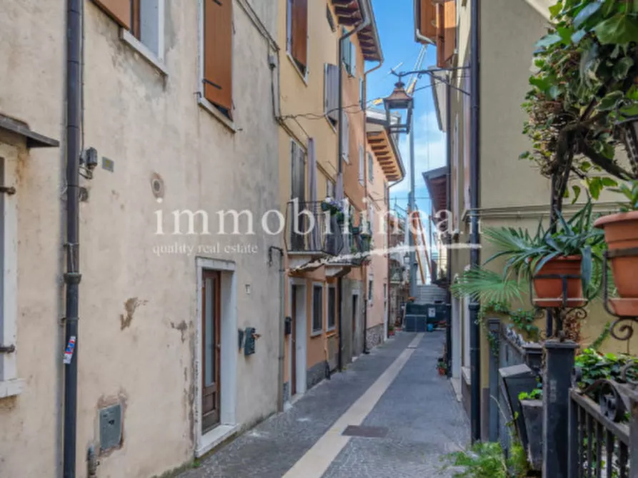 Immagine 21 di Appartamento in vendita  in Via calle 2 a Lazise