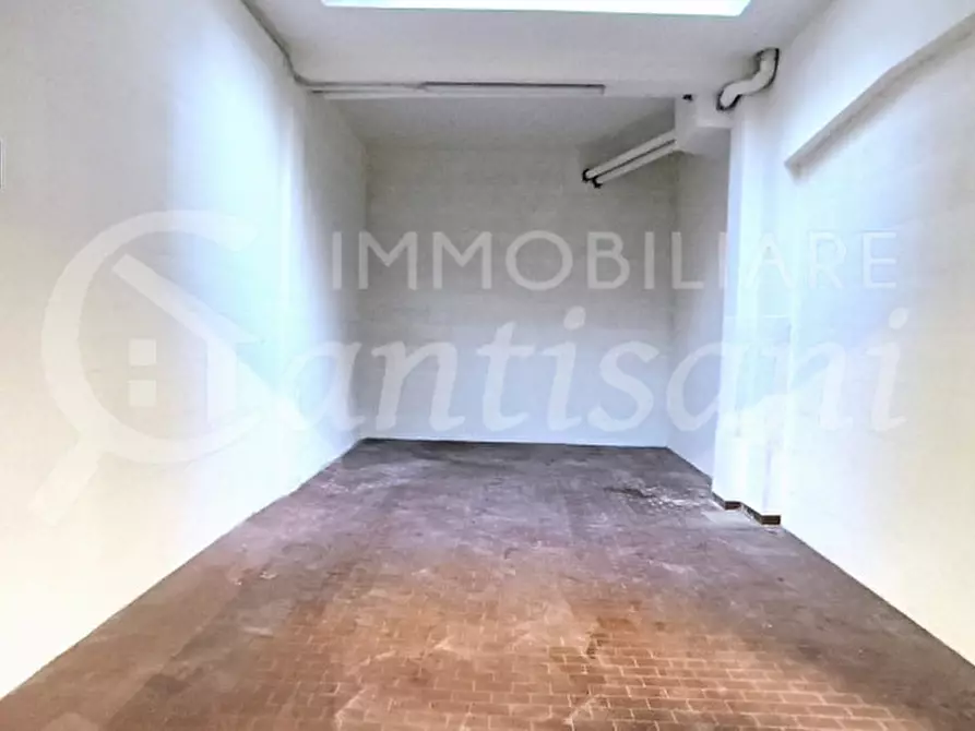 Immagine 1 di Garage in affitto  in Via di Novoli a Firenze