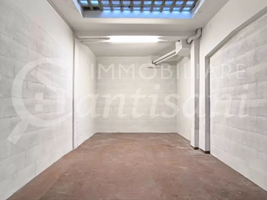 Immagine 4 di Garage in affitto  in Via di Novoli a Firenze