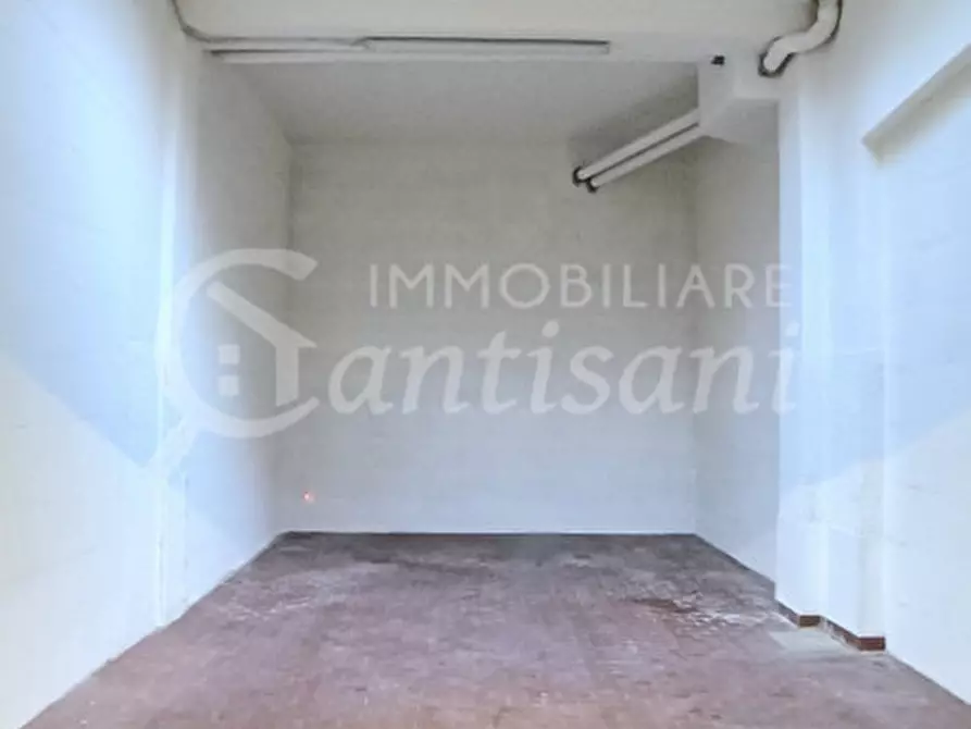 Immagine 8 di Garage in affitto  in Via di Novoli a Firenze