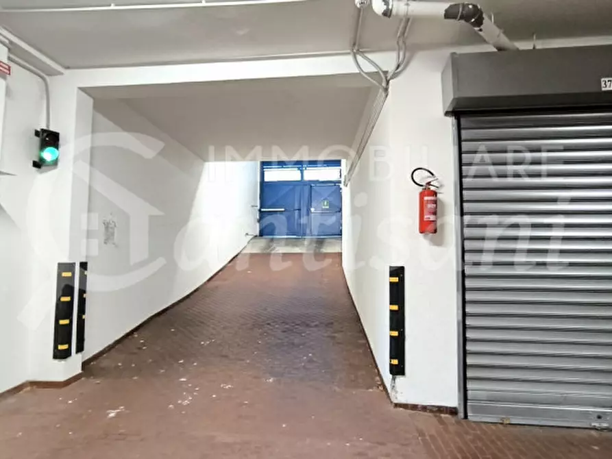 Immagine 9 di Garage in affitto  in Via di Novoli a Firenze