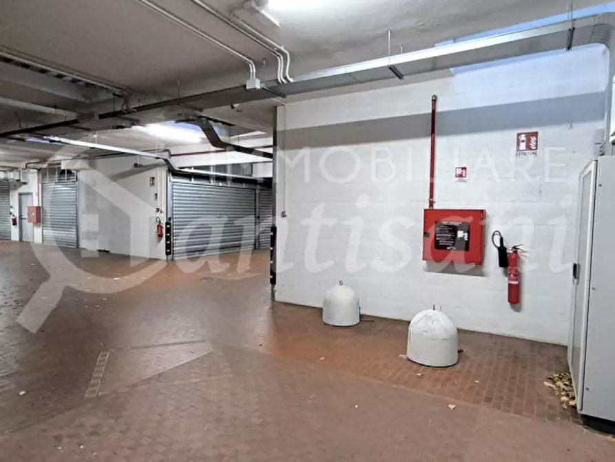 Immagine 11 di Garage in affitto  in Via di Novoli a Firenze