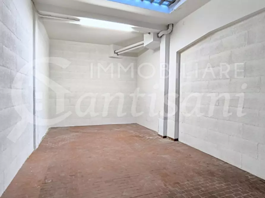 Immagine 13 di Garage in affitto  in Via di Novoli a Firenze