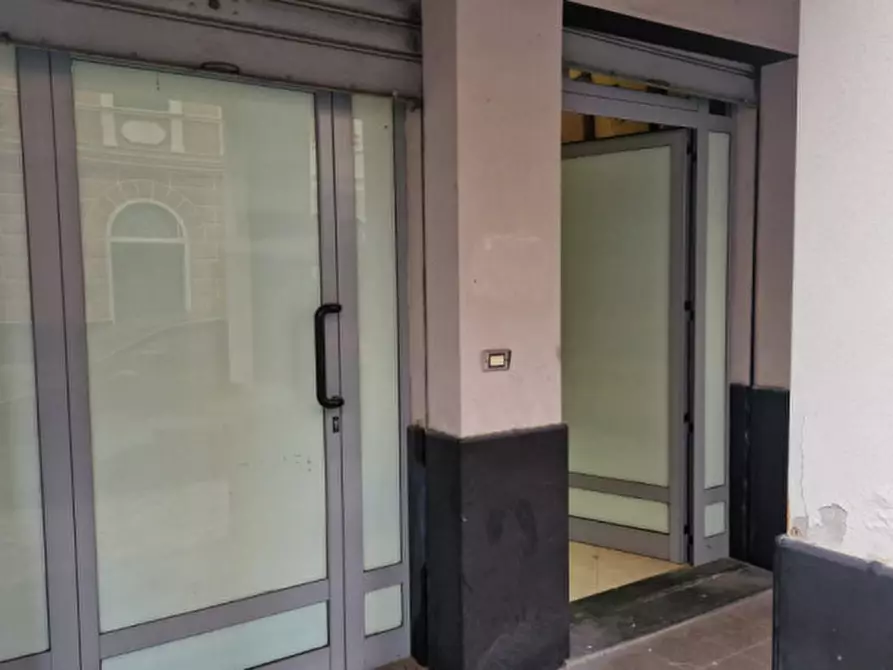 Immagine 2 di Negozio in vendita  in Via dei Devoto a Lavagna