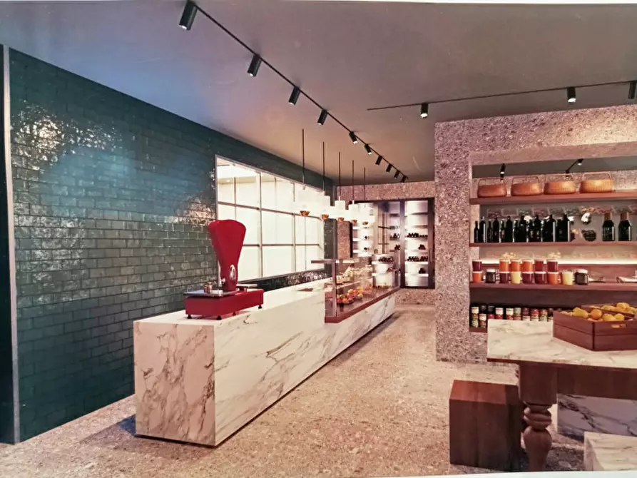 Immagine 4 di Attività commerciale in vendita  in Via Regia Antica a Lonato del Garda