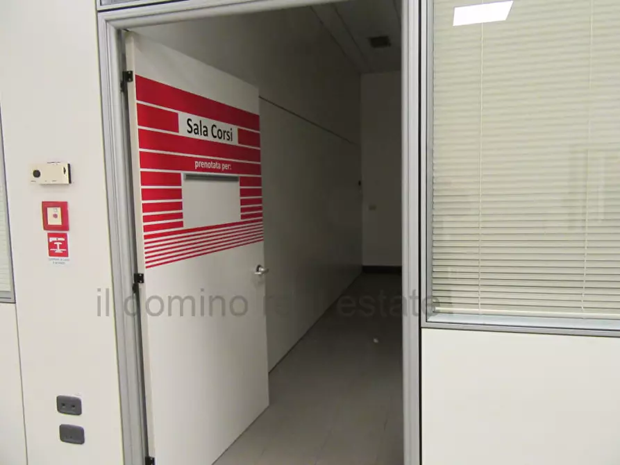 Immagine 28 di Capannone industriale in affitto  in via settima strada a Padova