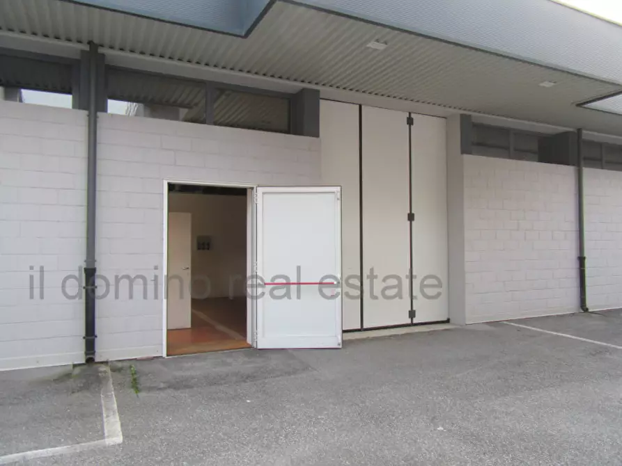 Immagine 41 di Capannone industriale in affitto  in via settima strada a Padova