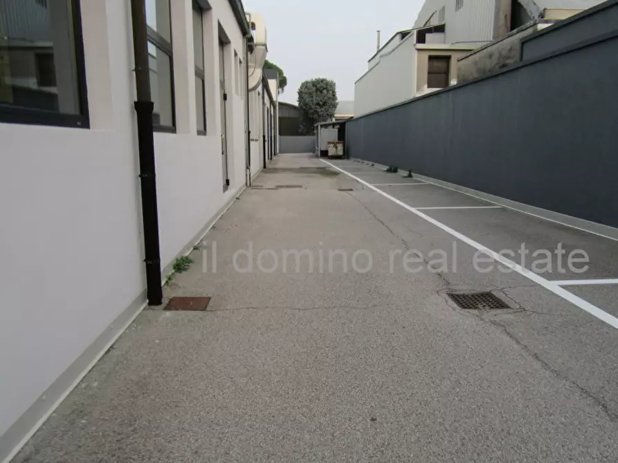 Immagine 45 di Capannone industriale in affitto  in via settima strada a Padova