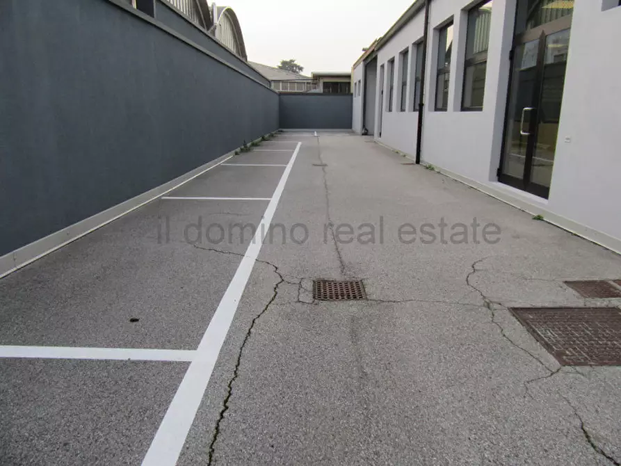 Immagine 46 di Capannone industriale in affitto  in via settima strada a Padova