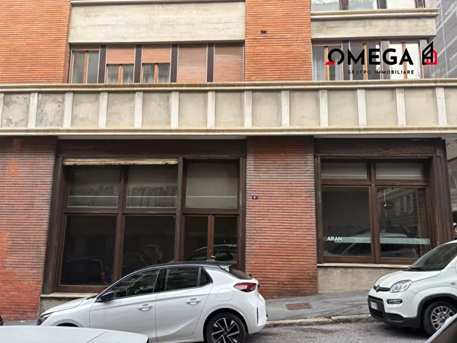 Immagine 1 di Negozio in affitto  in Via Canova 5 a Trieste