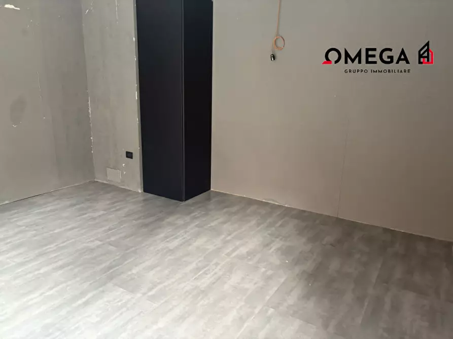 Immagine 8 di Negozio in affitto  in Via Canova 5 a Trieste