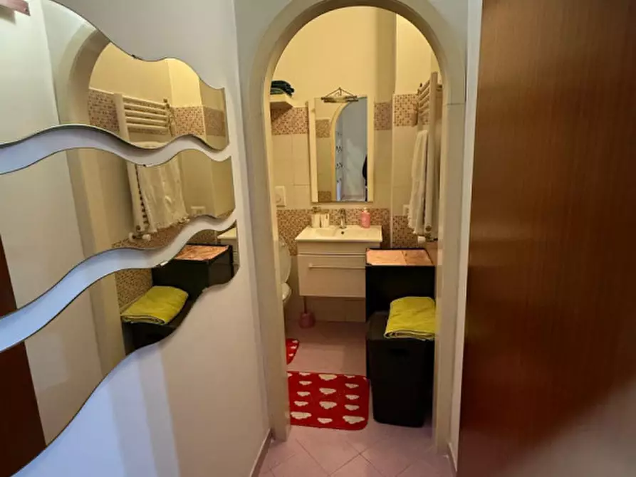 Immagine 11 di Appartamento in affitto  in via rudiano a Roma