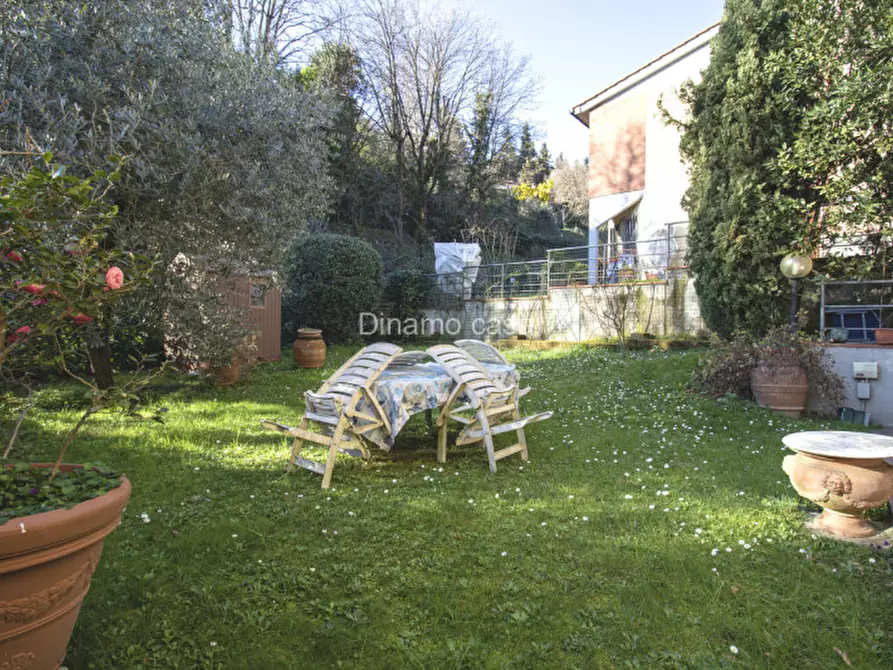 Immagine 16 di Villa in vendita  a Prato