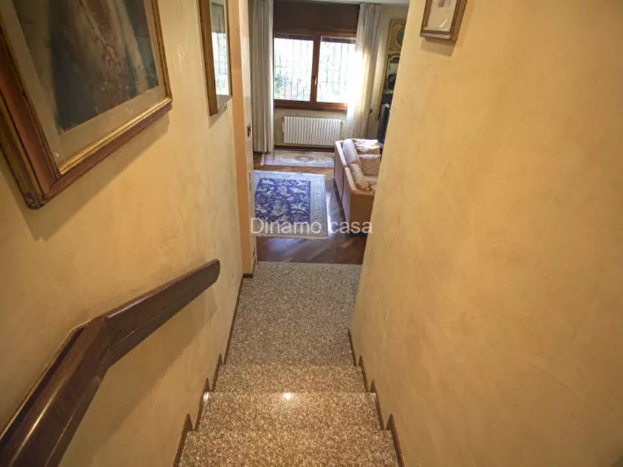 Immagine 19 di Villa in vendita  a Prato