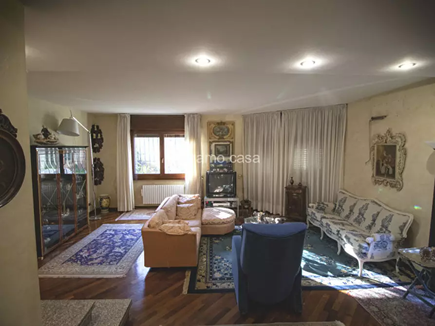 Immagine 20 di Villa in vendita  a Prato