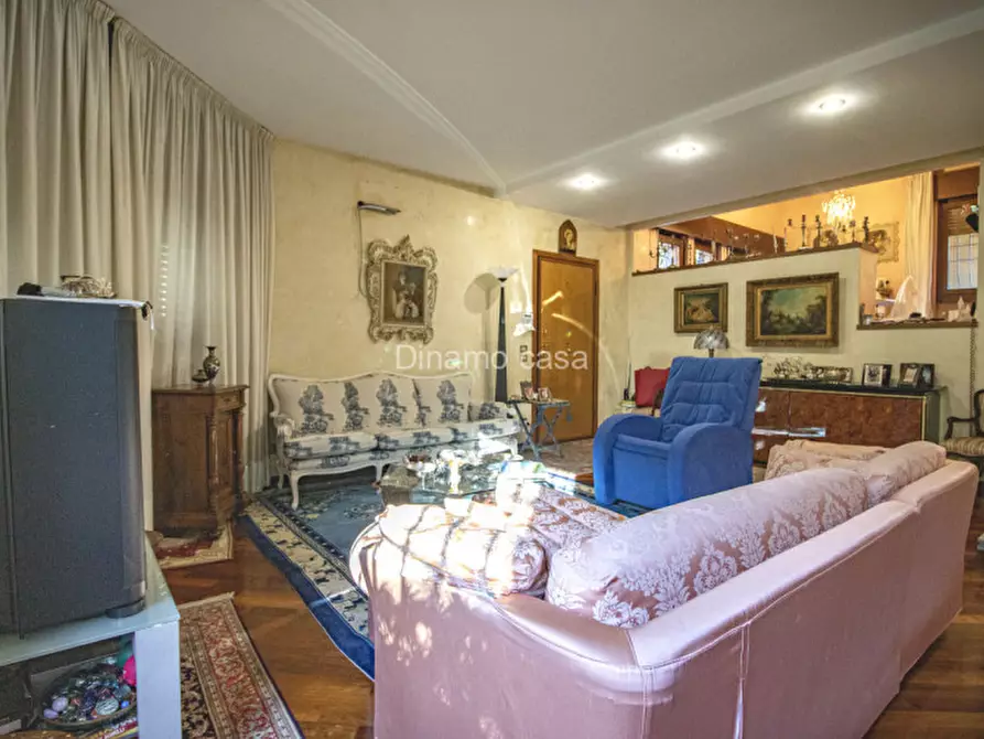 Immagine 24 di Villa in vendita  a Prato