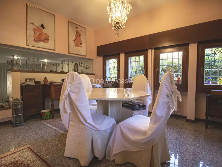 Immagine 25 di Villa in vendita  a Prato