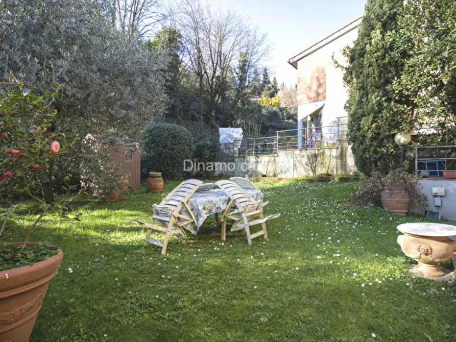 Immagine 26 di Villa in vendita  a Prato