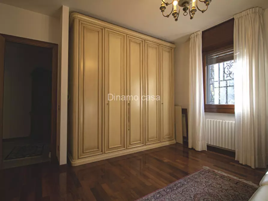 Immagine 28 di Villa in vendita  a Prato