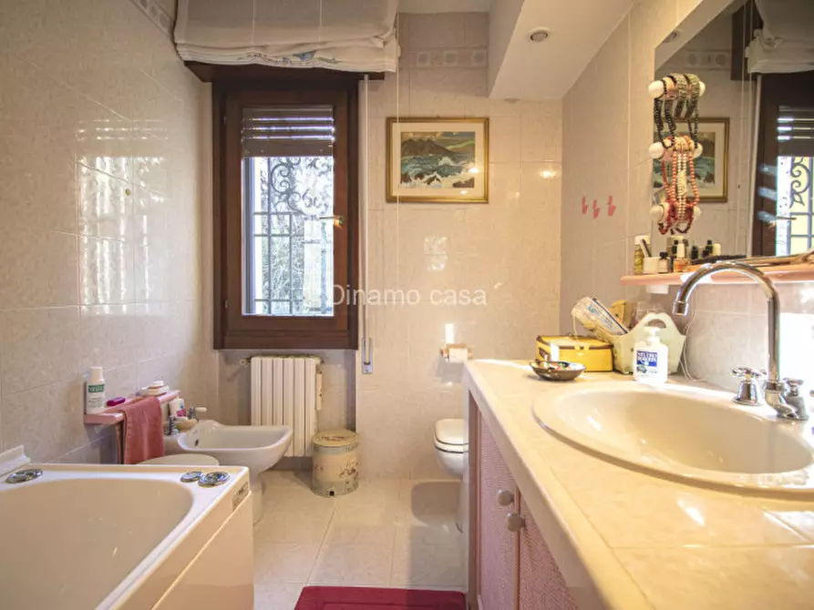 Immagine 29 di Villa in vendita  a Prato