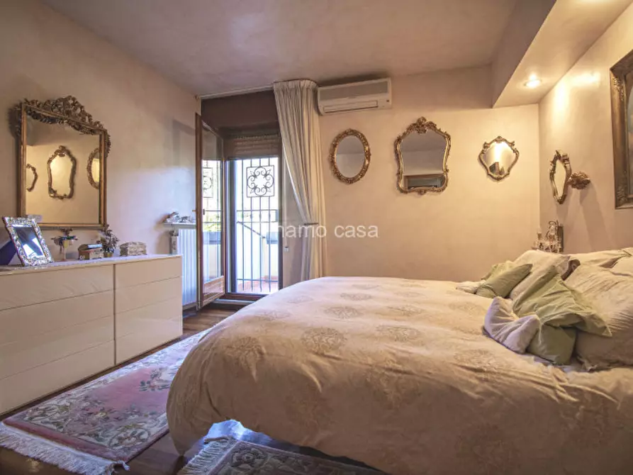 Immagine 32 di Villa in vendita  a Prato