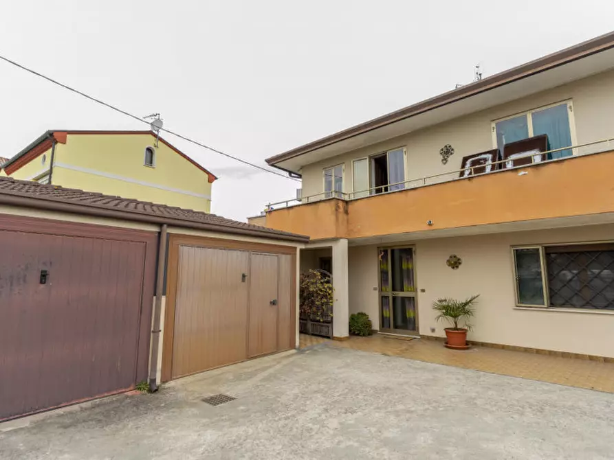 Immagine 3 di Casa bifamiliare in vendita  in Vicolo Giarre, 9 a Abano Terme