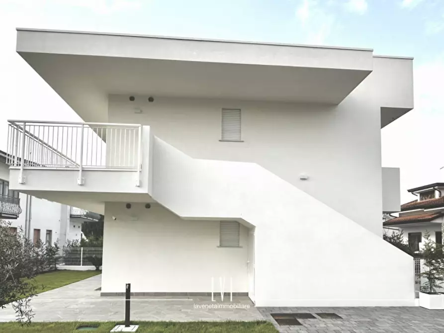 Immagine 2 di Appartamento in vendita  in Via Giacomo Leopardi 17 a Jesolo