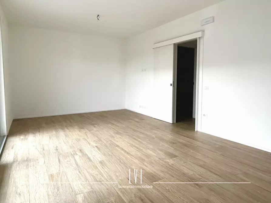 Immagine 7 di Appartamento in vendita  in Via Giacomo Leopardi 17 a Jesolo