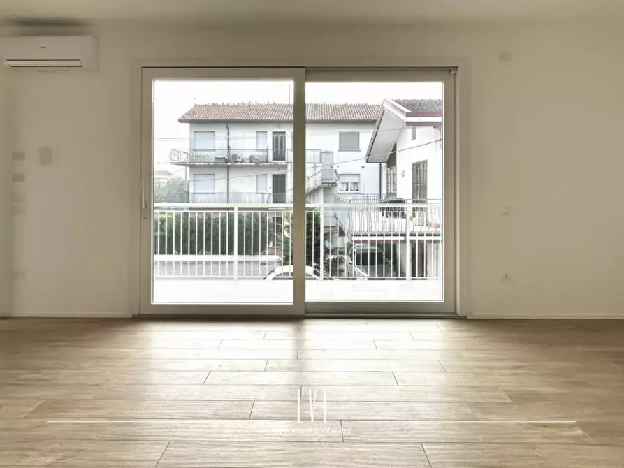 Immagine 10 di Appartamento in vendita  in Via Giacomo Leopardi 17 a Jesolo