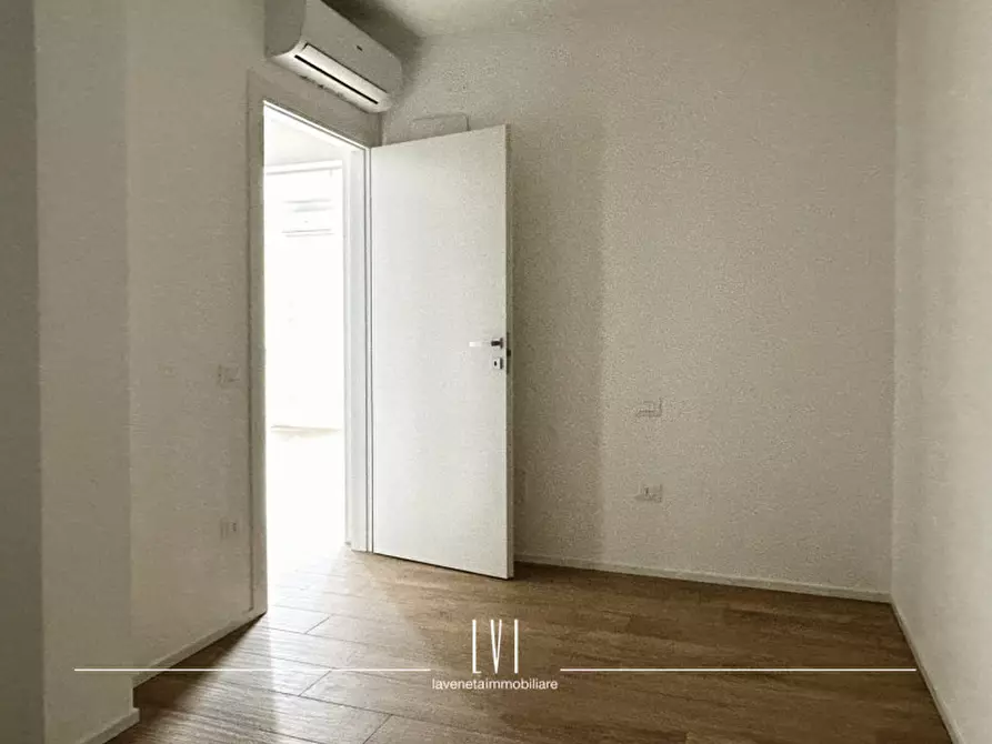 Immagine 15 di Appartamento in vendita  in Via Giacomo Leopardi 17 a Jesolo