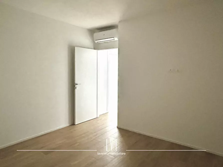 Immagine 20 di Appartamento in vendita  in Via Giacomo Leopardi 17 a Jesolo
