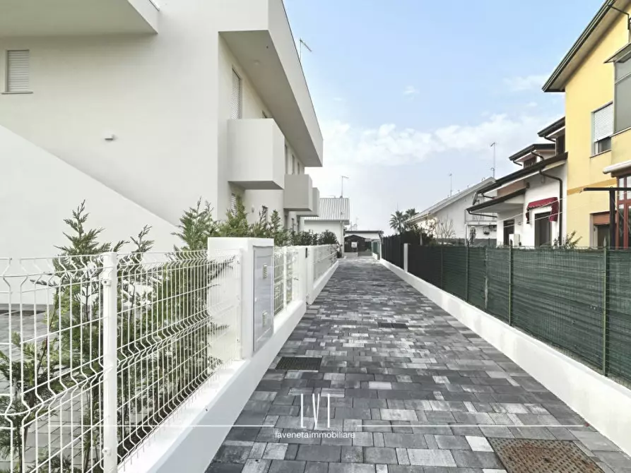Immagine 25 di Appartamento in vendita  in Via Giacomo Leopardi 17 a Jesolo