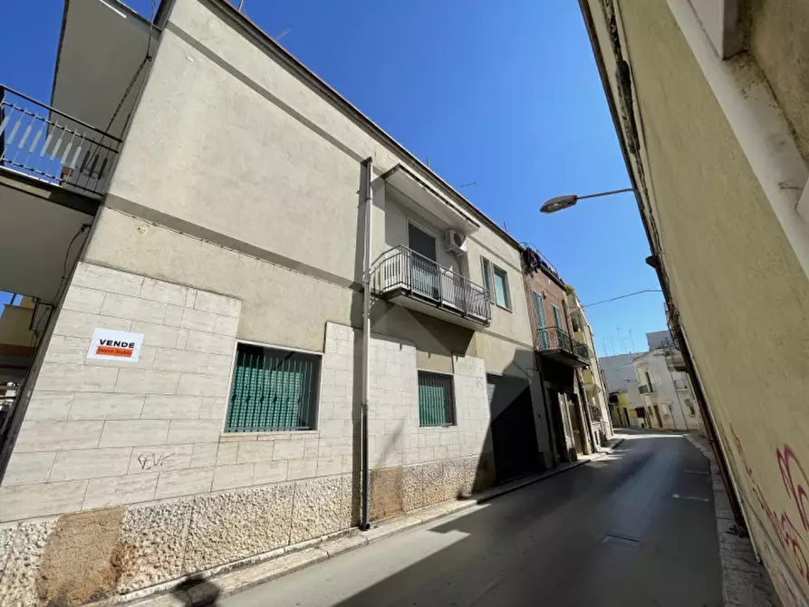 Immagine 15 di Casa indipendente in vendita  a Andria