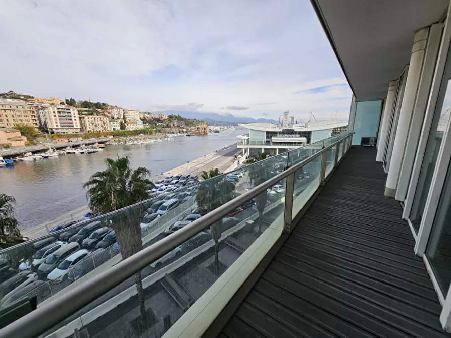 Immagine 2 di Appartamento in vendita  in Largo Delle Coffe a Savona