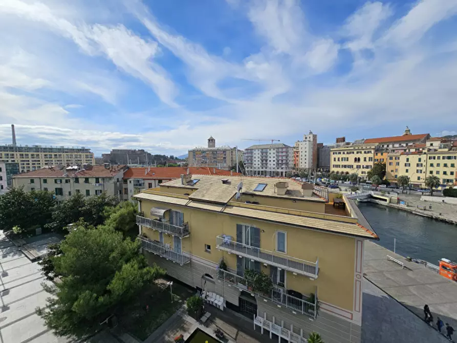 Immagine 2 di Appartamento in vendita  in Largo Delle Coffe a Savona