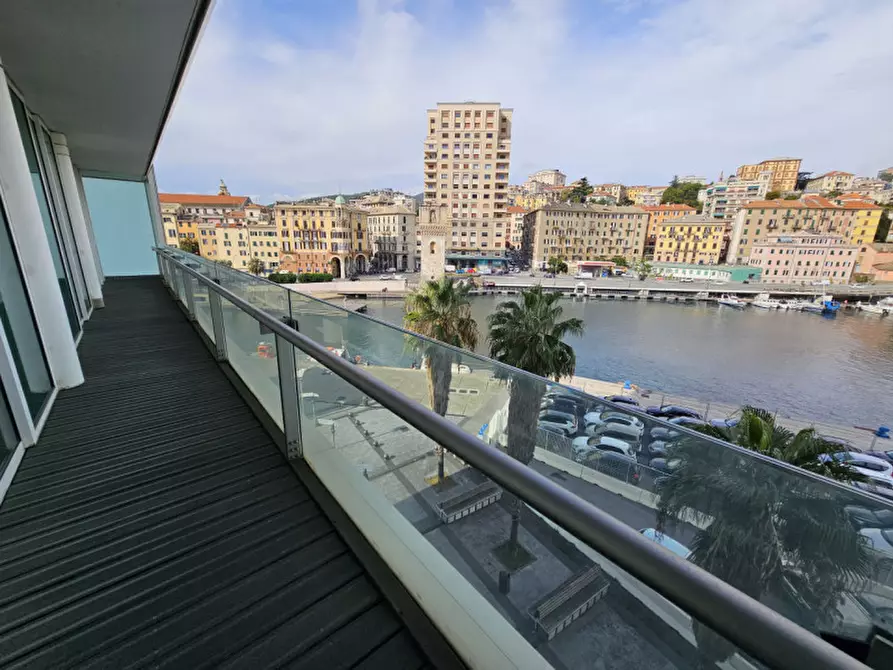 Immagine 3 di Appartamento in vendita  in Largo Delle Coffe a Savona