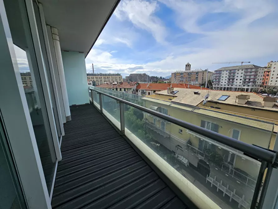 Immagine 5 di Appartamento in vendita  in Largo Delle Coffe a Savona