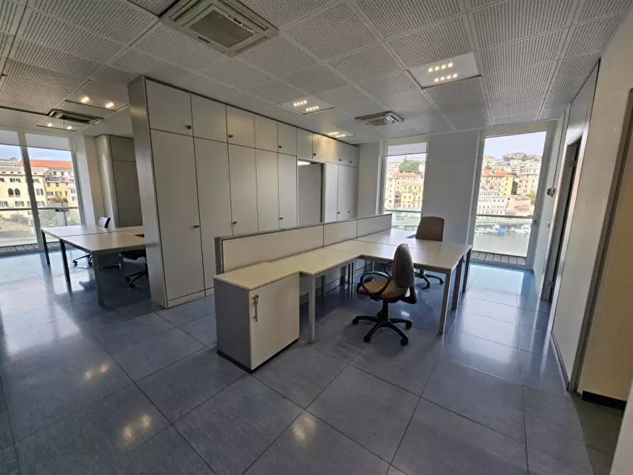 Immagine 8 di Appartamento in vendita  in Largo Delle Coffe a Savona