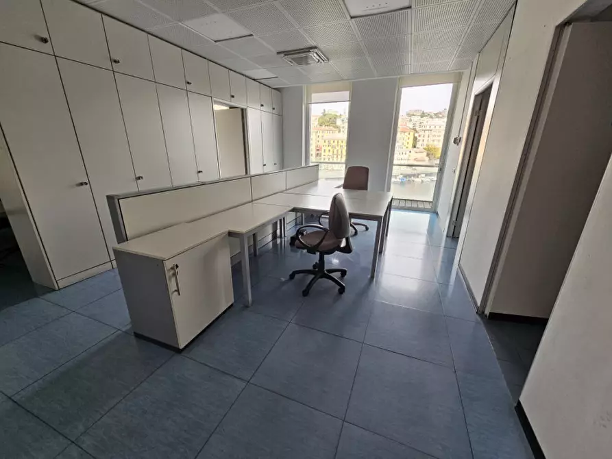 Immagine 12 di Appartamento in vendita  in Largo Delle Coffe a Savona