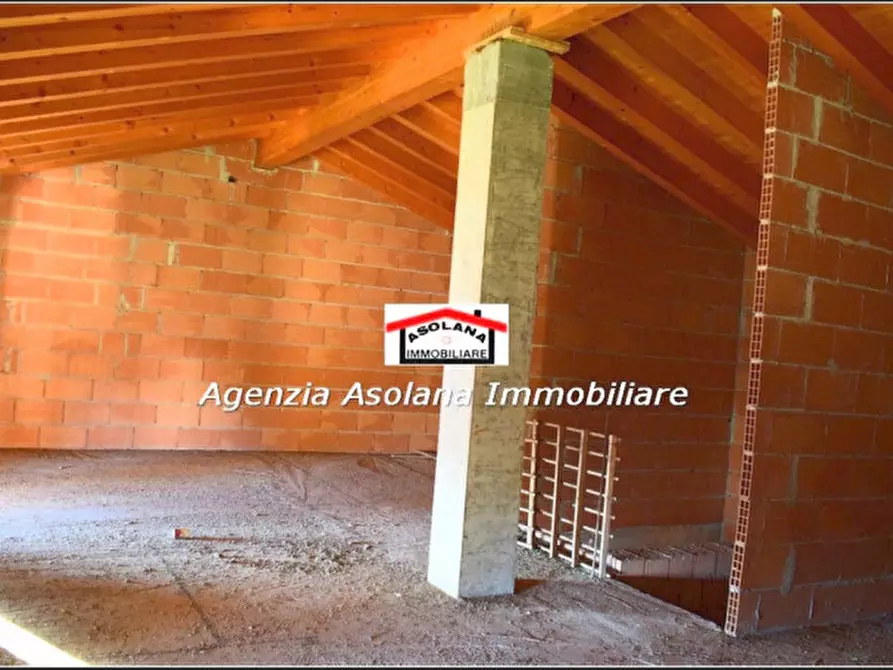 Immagine 29 di Magazzino in vendita  in lovigioni a Altivole