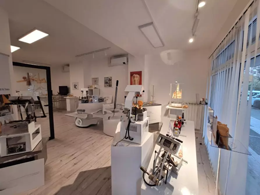 Immagine 3 di Negozio in vendita  in Via Adolfo Antognoli, 12, 50127 Firenze FI, Italia a Firenze