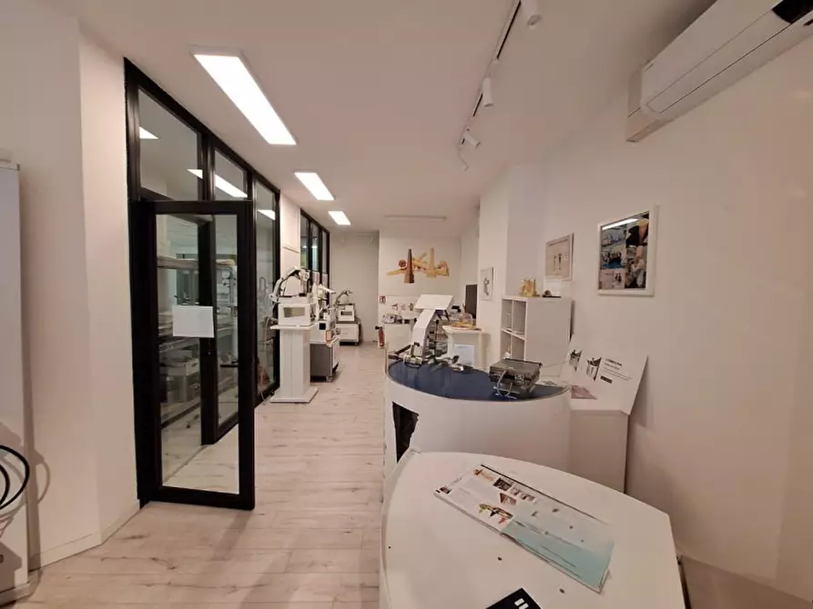 Immagine 4 di Negozio in vendita  in Via Adolfo Antognoli, 12, 50127 Firenze FI, Italia a Firenze