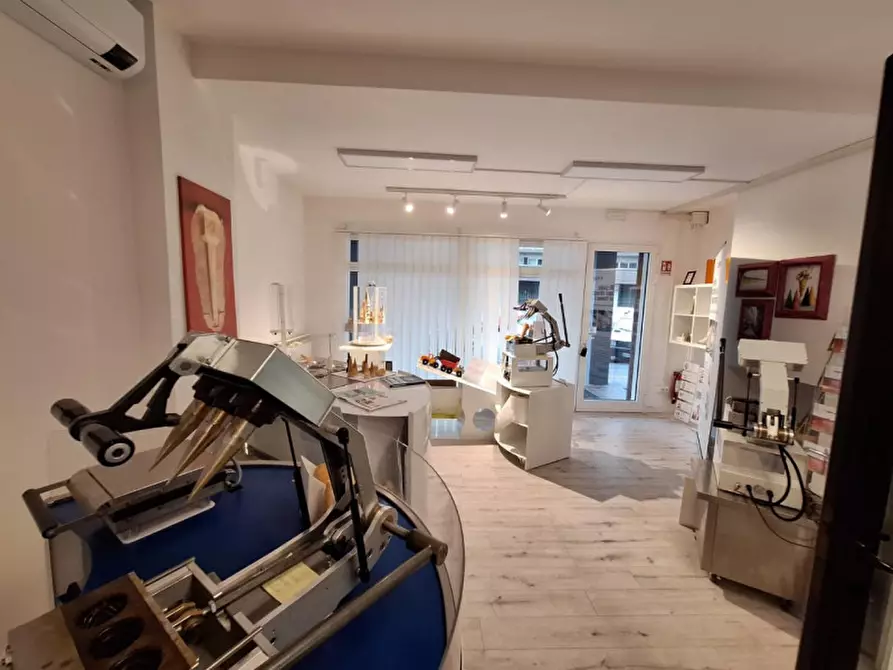 Immagine 5 di Negozio in vendita  in Via Adolfo Antognoli, 12, 50127 Firenze FI, Italia a Firenze