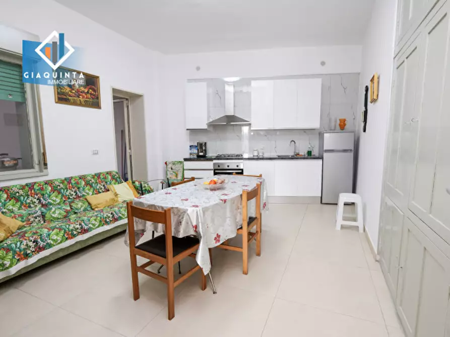 Immagine 2 di Appartamento in vendita  in Viale della Rimembranza n. 36 a Mineo